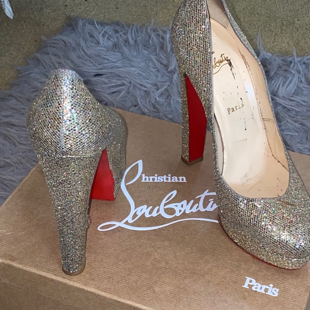 CHRISTIAN LOUBOUTIN SIZE 40.5